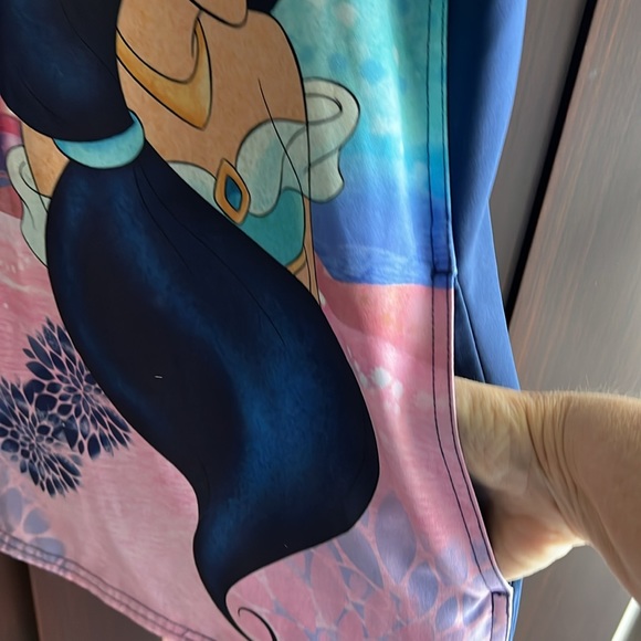 Set of 3 Disney scrub tops, polyester/spandex size small - Picture 6 of 16